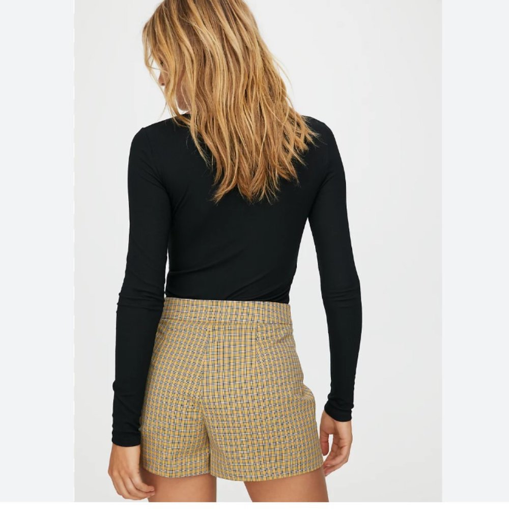 ARITZIA SUNDAY BEST HEATHER YELLOW PLAID BUTTON FRONT SHORTS SKORT - Picture 2 of 12